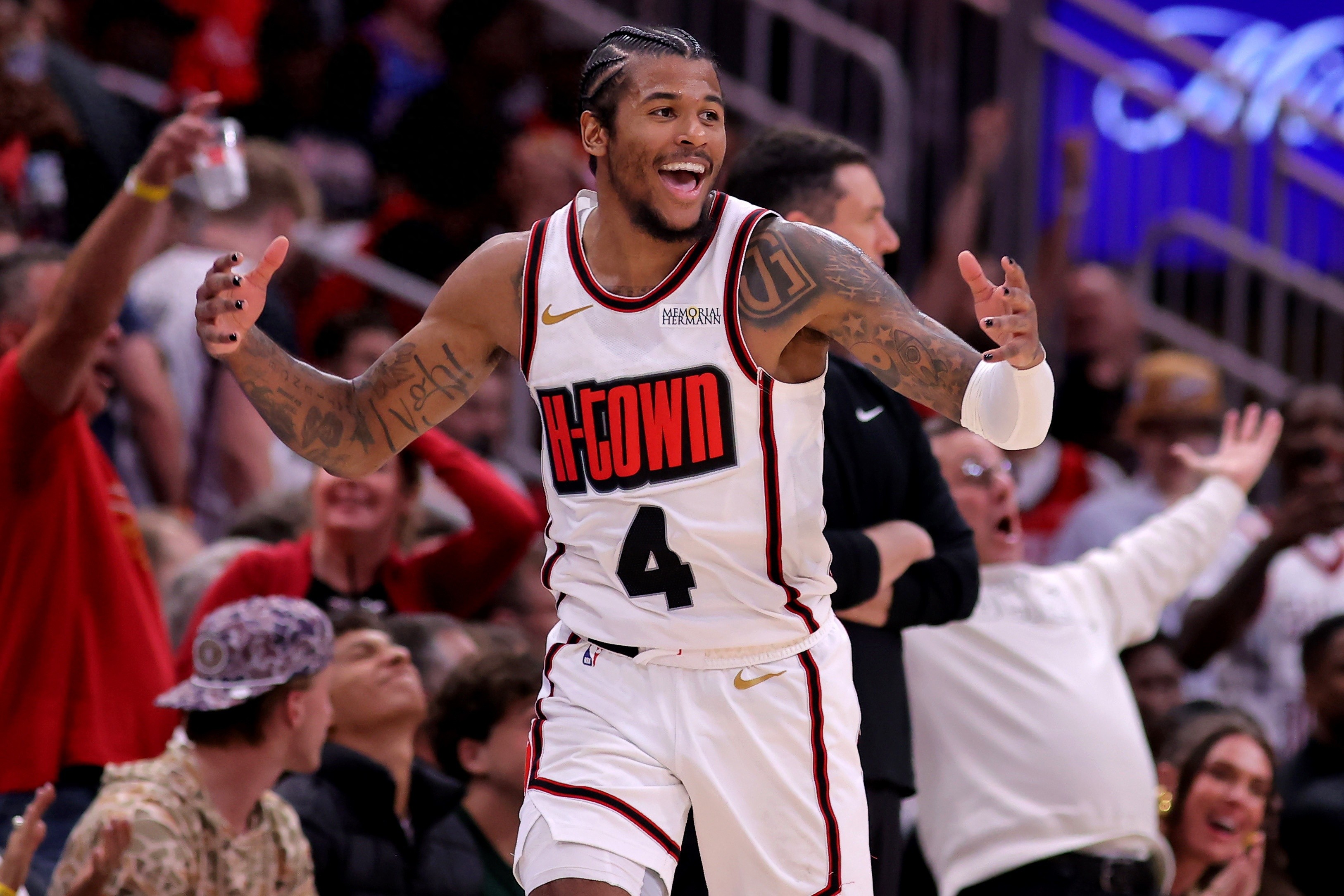 开云体育APP下载-转折点里昂单刀错失，NBA总决赛关键时刻攻防权衡，质疑声仍在，更衣室氛围转暖的简单介绍